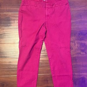 Size 16 capris pants Old navy pixie mid rise, worn but in excellent shape